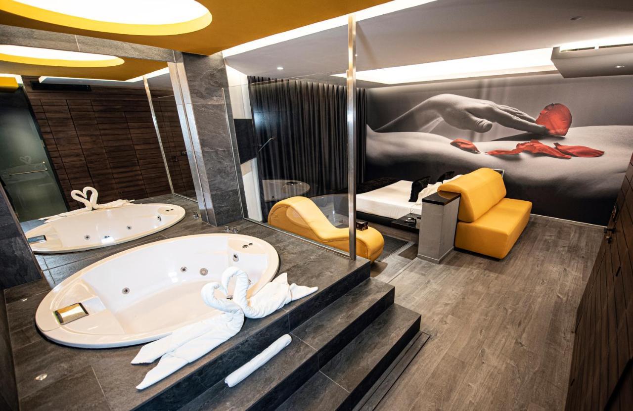 Hotel Luve Сан-Антонио-де-Бенахебер Экстерьер фото