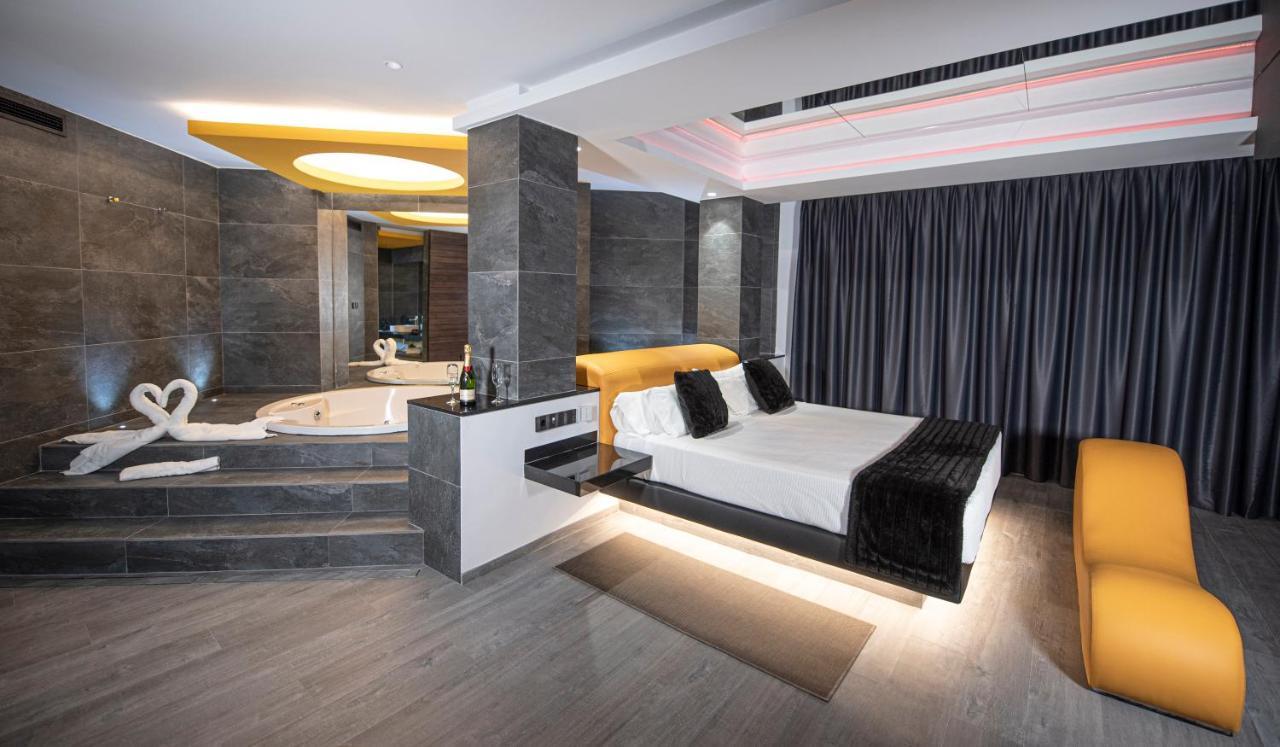 Hotel Luve Сан-Антонио-де-Бенахебер Экстерьер фото